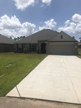 Building Photo - 16724 Highland Heights Dr