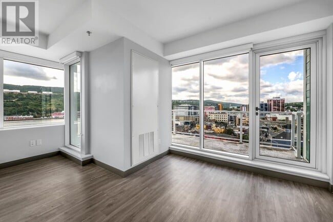 Building Photo - 40 Henry St