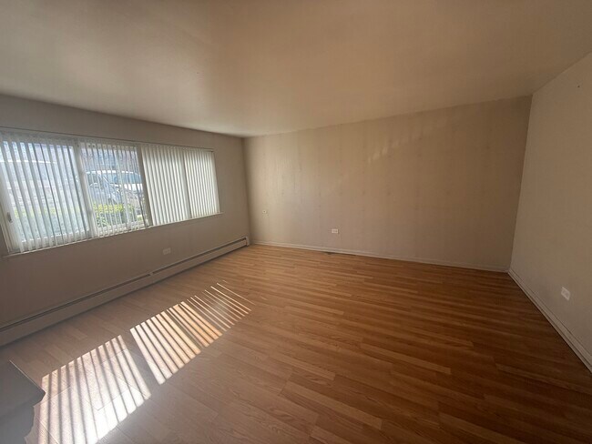Foto del edificio - 9575 Maple Dr