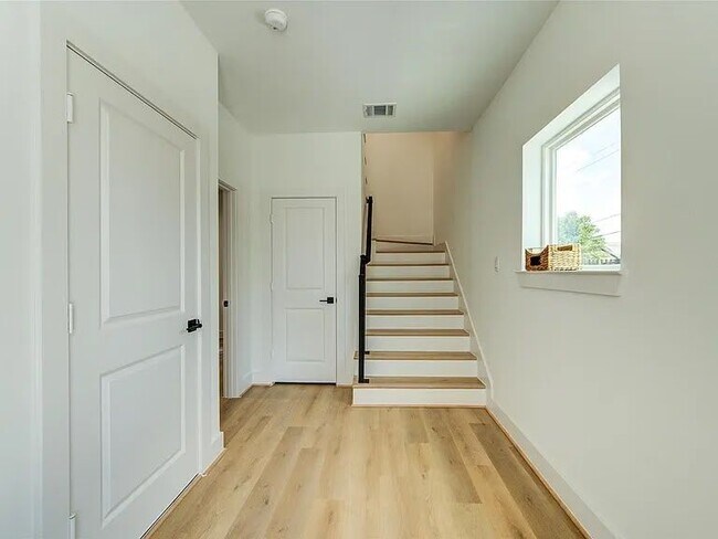 Foto del edificio - 4035 Buck St