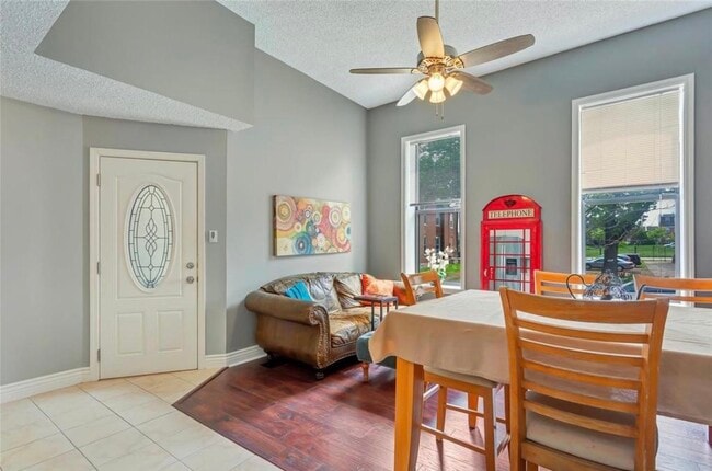 Front Door & Living Room - 1119 Dolman St