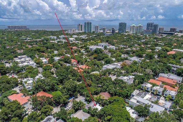Building Photo - 2922 SW 30th Ct  B Coconut Grove Fl 33133
