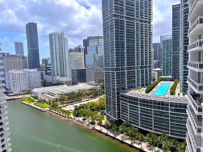 Foto del edificio - 901 Brickell Key Blvd