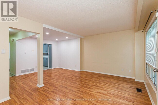 Building Photo - 189 Springhead Gardens