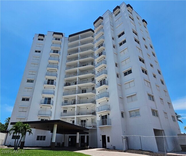 Foto del edificio - 9051 Gulf Shore Dr