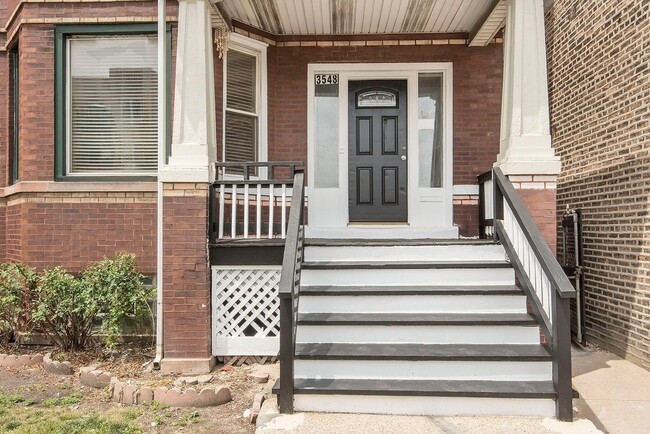 Foto del edificio - 3548 N Pulaski Rd