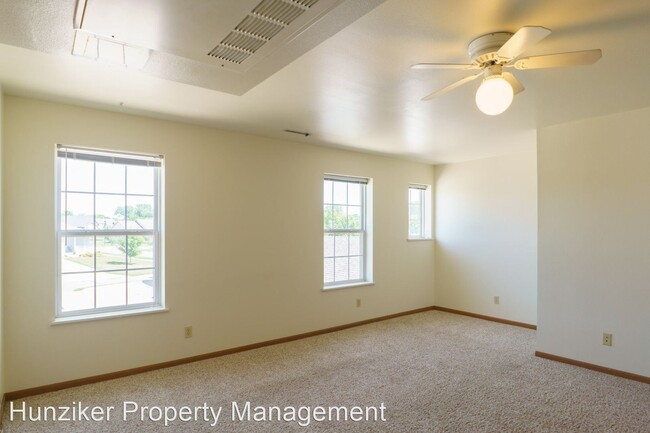 Building Photo - 2505 Aspen Rd