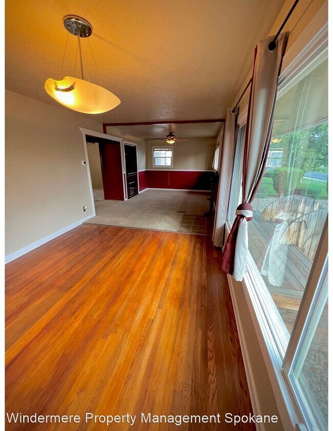 Building Photo - 3 br, 1 bath House - 1519 E Central Ave