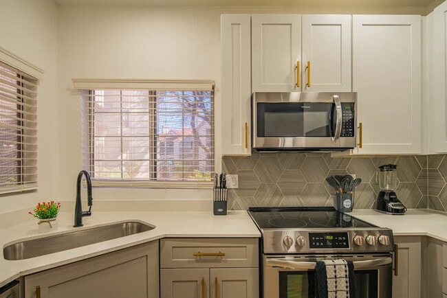 Building Photo - 7900 E Princess Dr