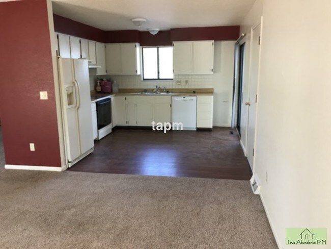 Building Photo - 807 42nd St