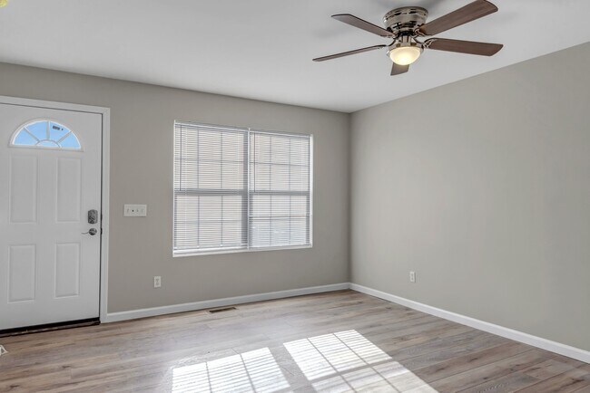 Sala de estar - 21 Nassau Dr