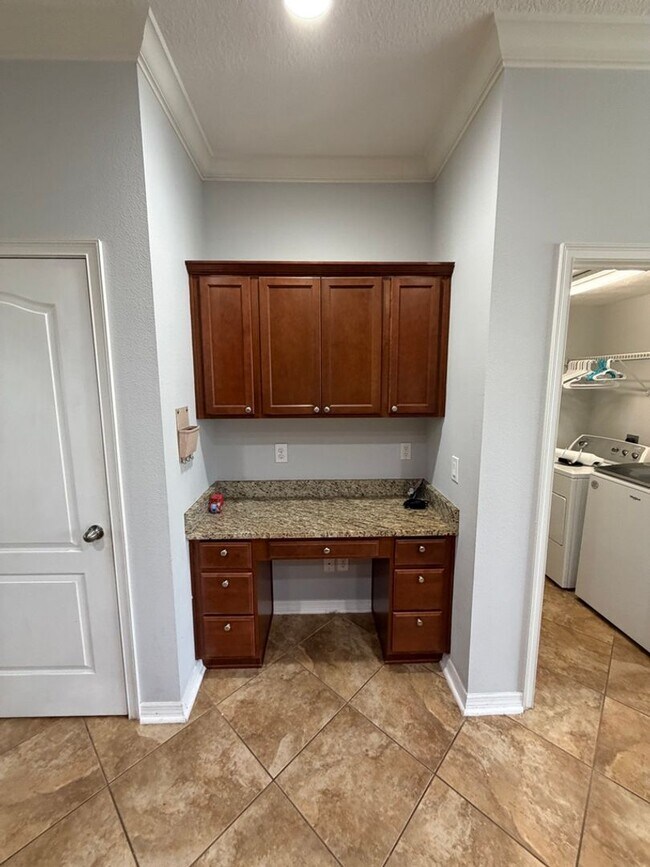 Foto del edificio - Townhome for rent