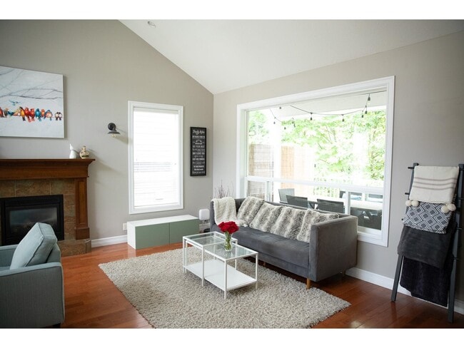 Building Photo - 45957 Sherwood Dr