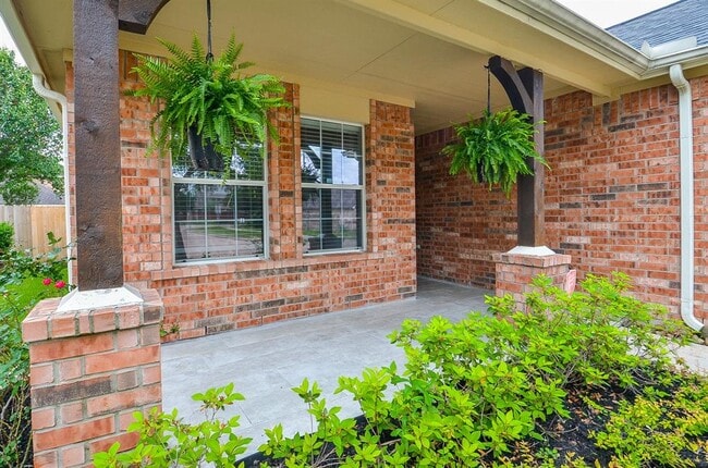 Building Photo - 26603 Marble Falls Bend