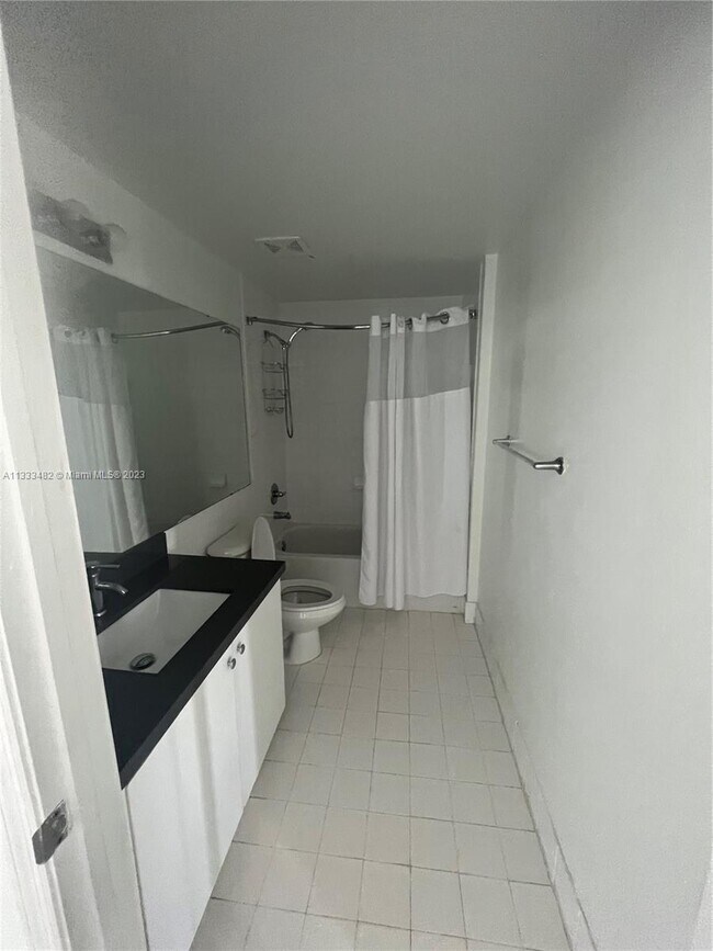 Foto del edificio - 5091 NW 7th St