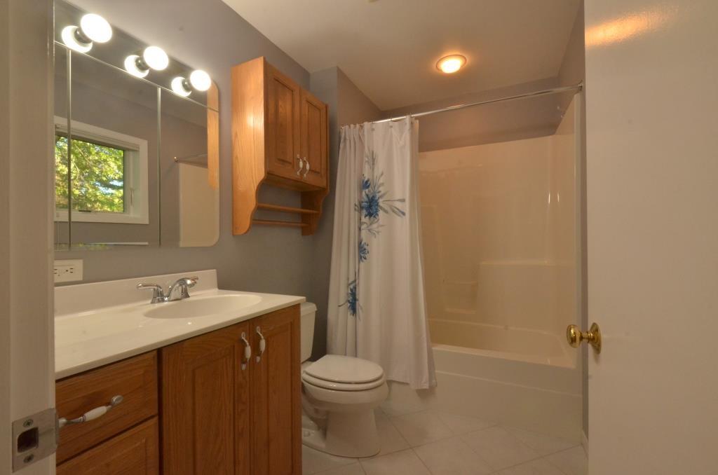 master's private bathroom - 6117 Tracy Ave