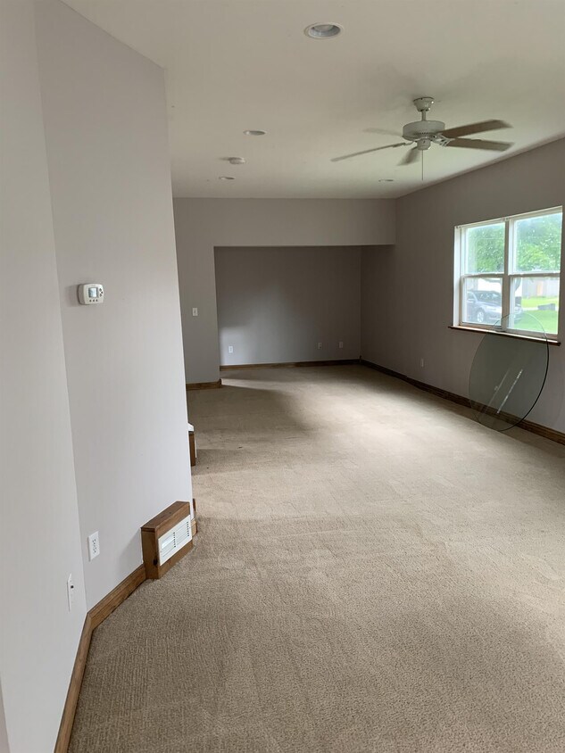Foto principal - 370 8th Ave SW