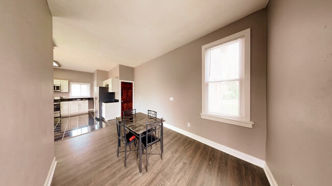Dining Room - 928 E Colvin St