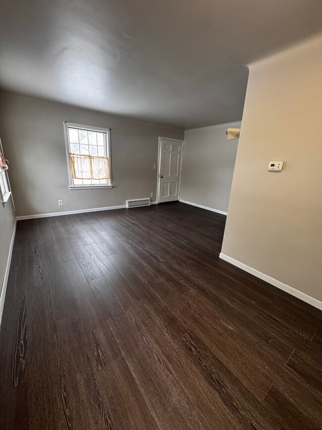 Living Room - 1305 Collegewood St