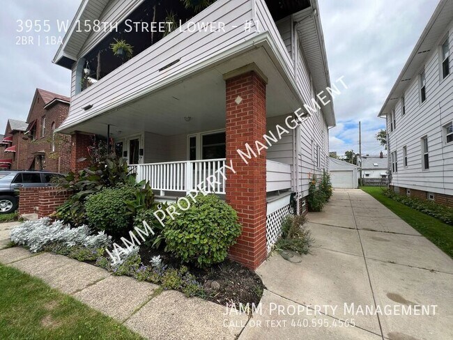 Foto del edificio - 2-Bedroom Duplex apartment in Cleveland!!