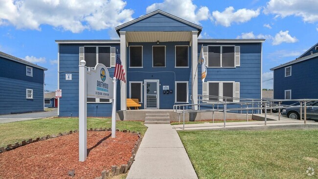 Building Photo - Driftwood Apartments