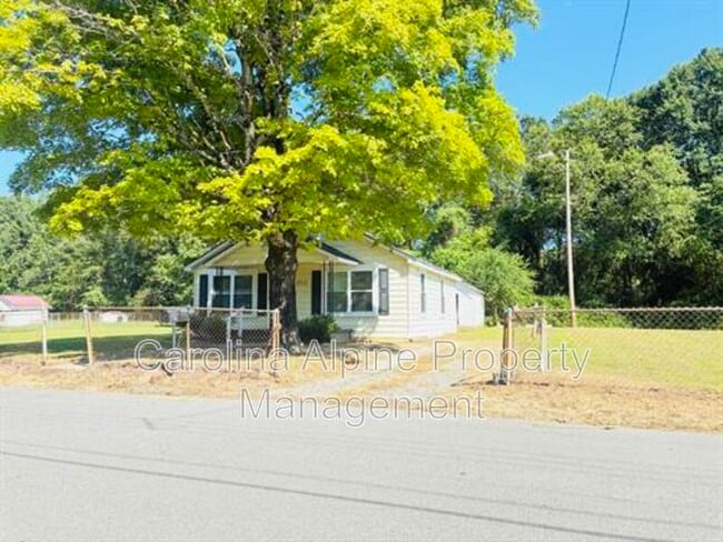 Building Photo - 2710 Birchfield Ln
