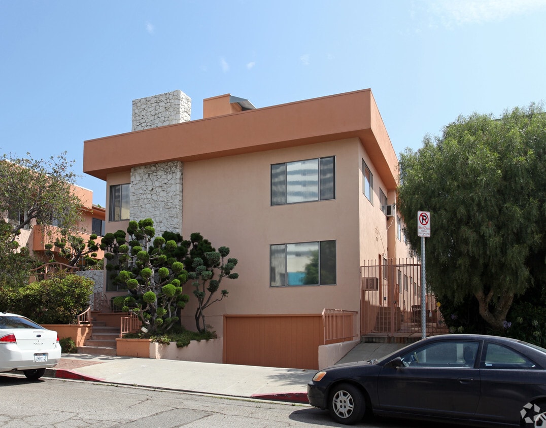 Primary Photo - 1266 Barry Ave