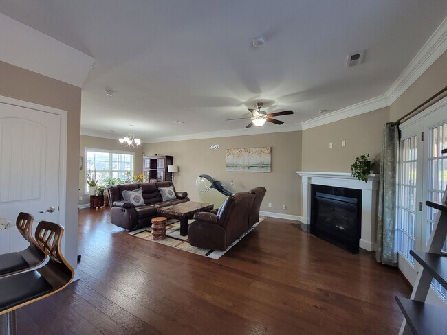 Building Photo - Knoxville 37934 - 4 bedroom, 2.5 bath home...