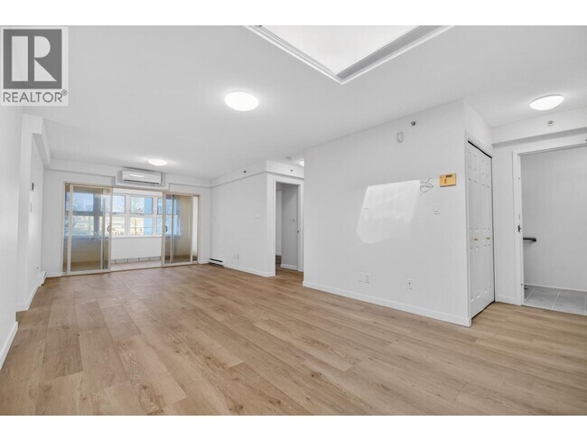 Building Photo - 5123 Joyce St