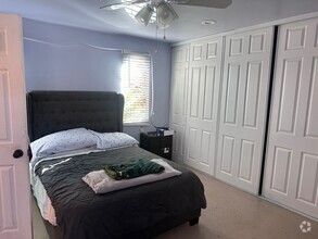 Building Photo - 735 Rembrandt Cir