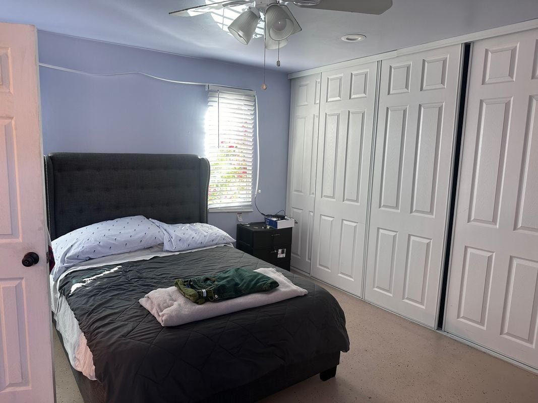 Primary Photo - 735 Rembrandt Cir