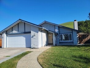 Building Photo - 927 Palace Ct