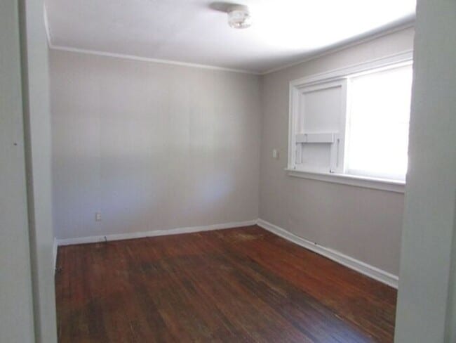 Building Photo - 223 Highland Ave