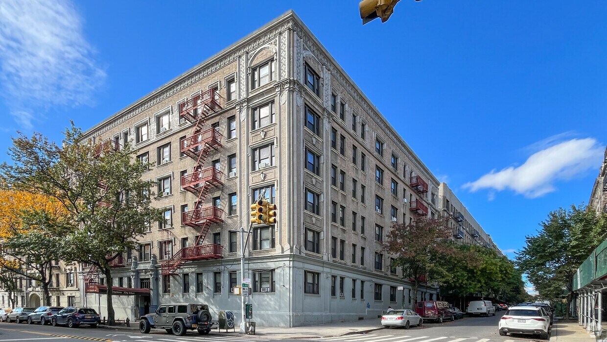 Foto principal - 47 Fort Washington Ave