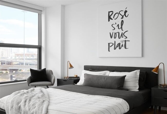 Building Photo - 336 S Halsted St