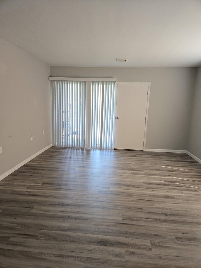 Sala de estar - 2915 Bayview Blvd