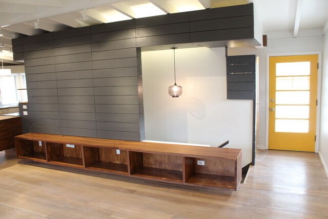 Foto del edificio - Updated 4 bed/2 bath Mid-Century Home - Pr...