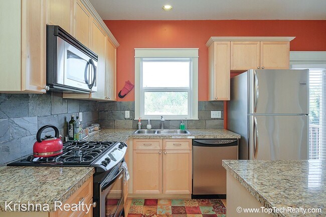Building Photo - 2 br, 2.5 bath House - 5141 SW Shattuck Rd