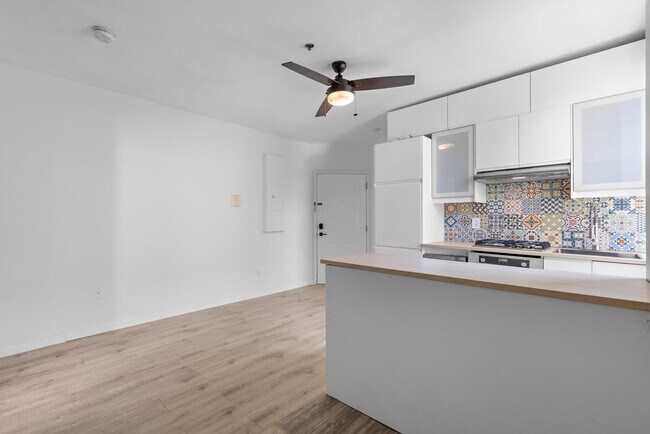 Foto del edificio - 734 Adams St