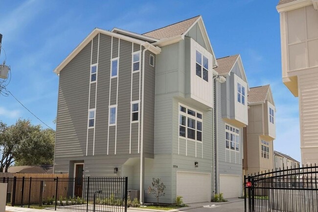 Building Photo - 2121 Hoskins Dr