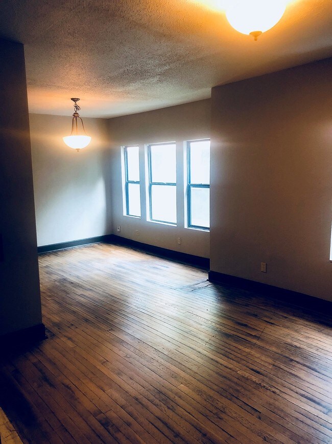 Foto del edificio - 4042 Campbell St