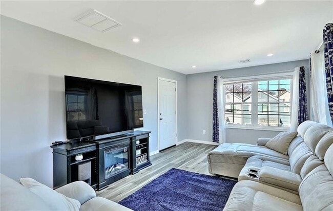 Building Photo - 119 Bowdoin St