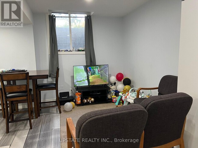 Building Photo - 48 Cowan Rd