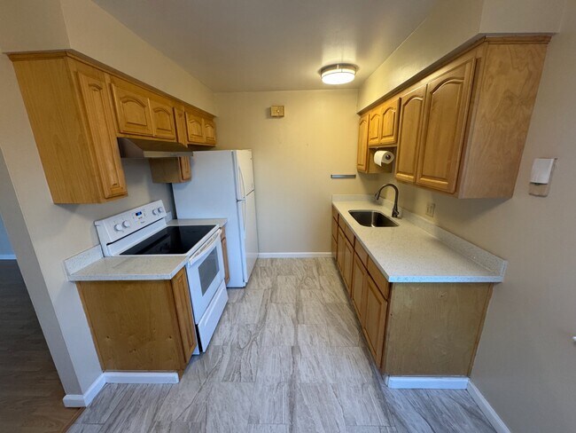 Foto del edificio - Sunnyvale 1BR with In-Unit Laundry, Attached Garage & Utilities Included – Prime Location