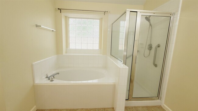 Foto del edificio - 16215 Brinton Ct