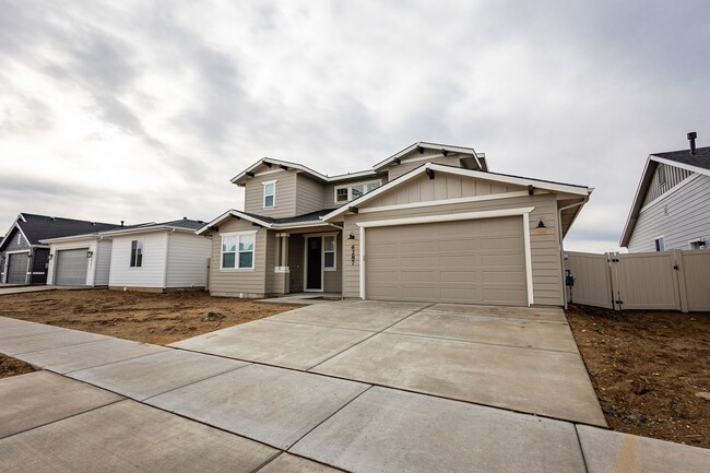Building Photo - Brand New 3 bed 2.5 bath with flex room No...