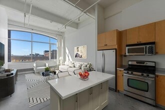 Building Photo - 700 N Washington Ave