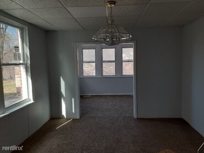 Building Photo - 3 br, 1 bath House - 1200 Strahley Place