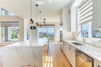 Building Photo - 1511-1511 Vineyard Dr