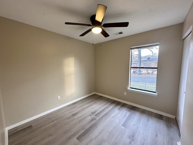 Building Photo - 1920 15th Way SW